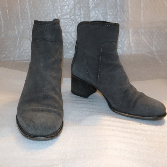 Aquatalia Womens Taylor Textured Suede Stack Heeled Zip Back Booties sz 8 gray - Picture 3 of 8